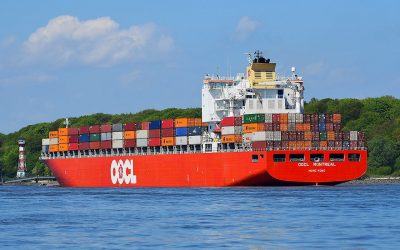 OOCL encomenda seis porta-contentores de 23 mil TEU