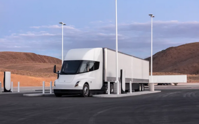 Musk anuncia início da produção do Tesla Semi