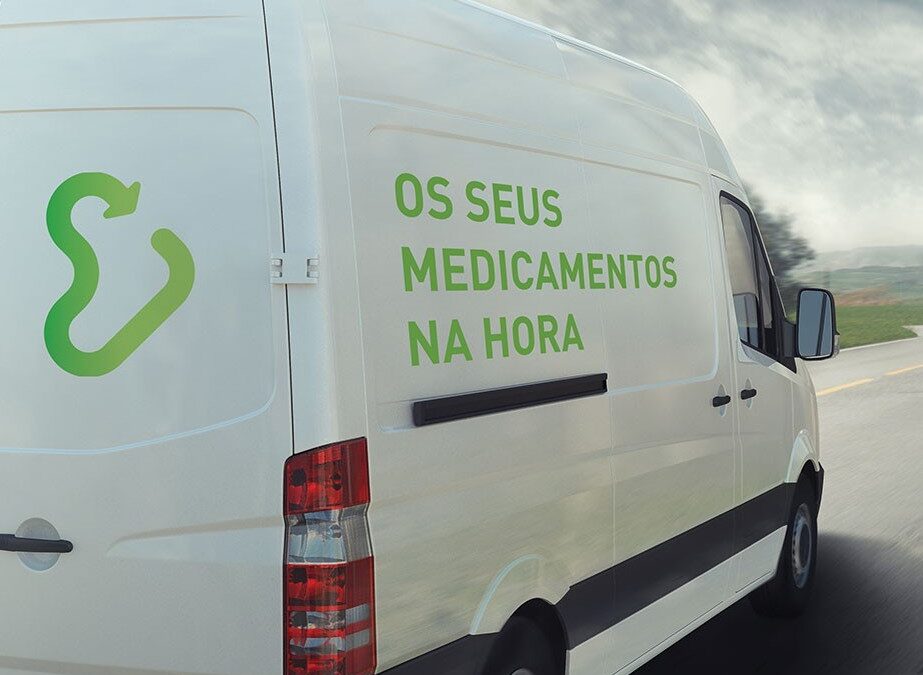 Vacinas: operação logística de distribuição às farmácias já começou